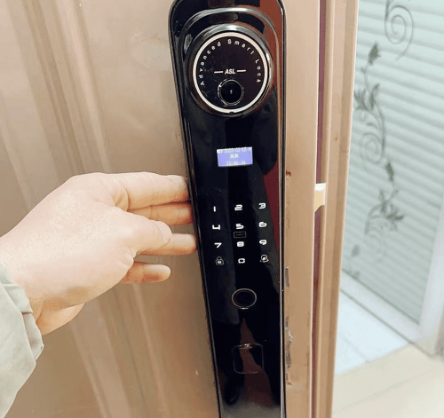 安全与颜值并存这些品牌用户满意度超高九游会网址是多少智能锁十大品牌排行：(图2)